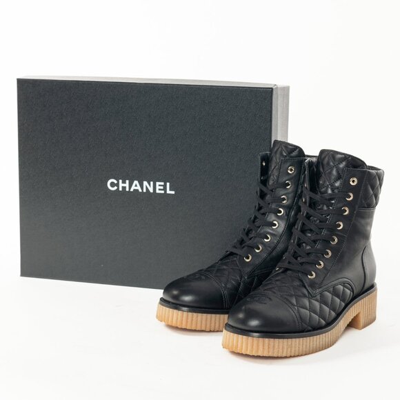 Chanel Black Quilted Leather Interlocking-CC Combat Boots - Picture 11 of 11